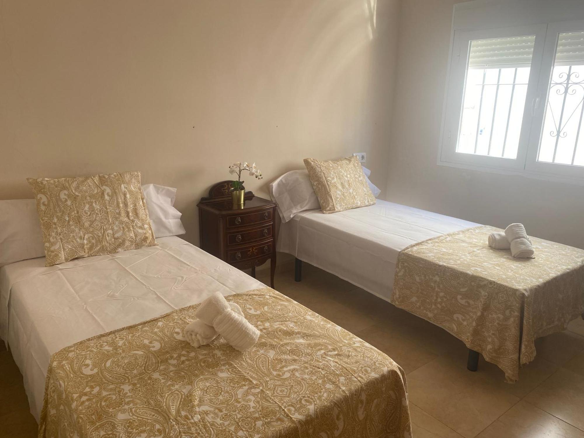 Apartamento Hevres El Capricho Málaga Exterior foto